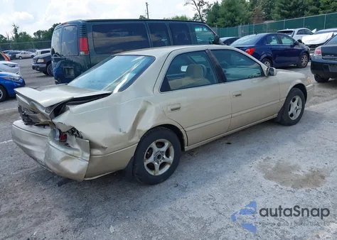 1998 Toyota Camry Le from USA, damaged, VIN 4T1BG22K8WU230512